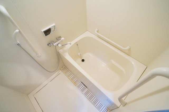 ゴールドヒル宝塚の浴室