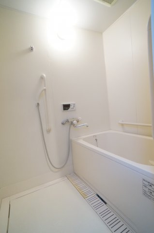 ゴールドヒル宝塚の浴室