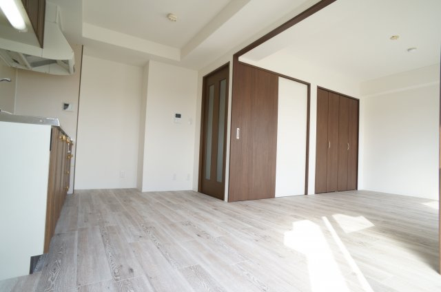 ゴールドヒル宝塚の居間・リビング