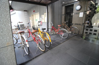 【駐車場】 | 自転車も停めれて、駐車場もあります！