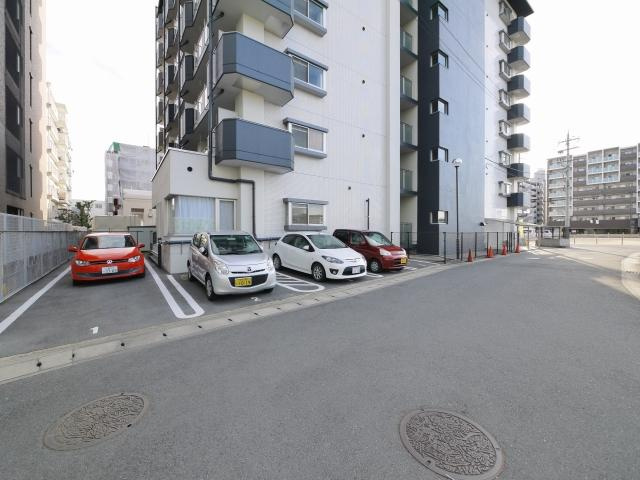 明光第4ビルの駐車場