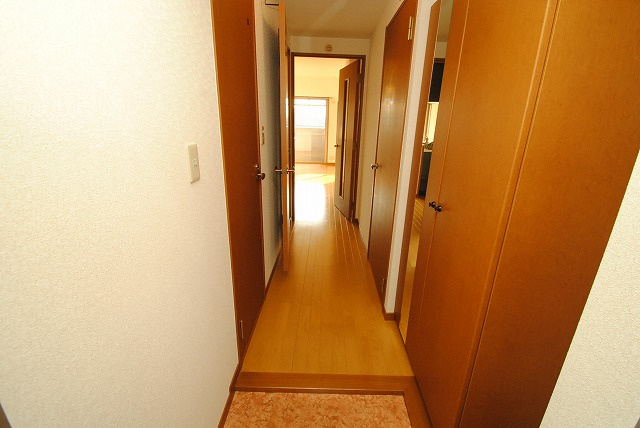 クレスト大善寺の玄関|同型物件　イメージ写真