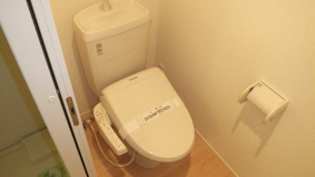 ホワイトヴェールのトイレ|温水洗浄機能つき暖房便座