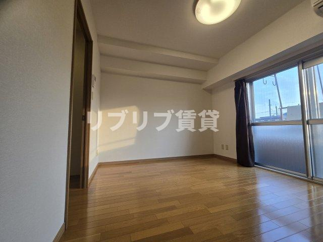 エスカイア本千葉第一の居間・リビング