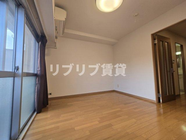 エスカイア本千葉第一の居間・リビング