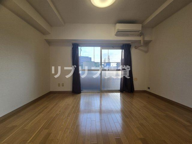 エスカイア本千葉第一の居間・リビング