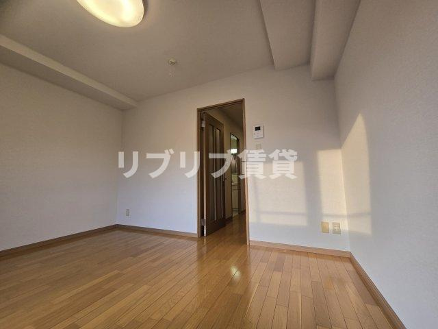 エスカイア本千葉第一の居間・リビング