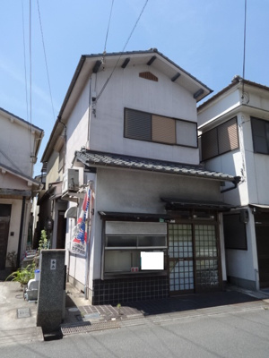 【外観】 | 平岡町新在家店舗付貸家 | 店舗付き一戸建貸家！