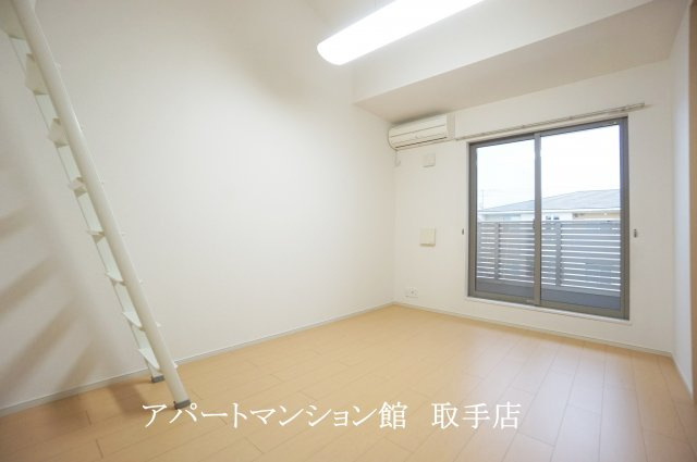 アジュールＡの居間・リビング