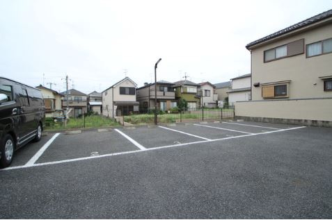 ウィルメゾンの駐車場