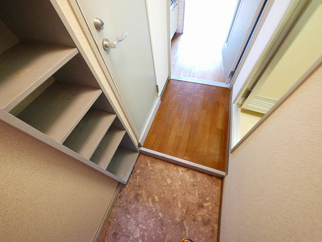 トマトハウスの浴室|毎日通る玄関はこちらです