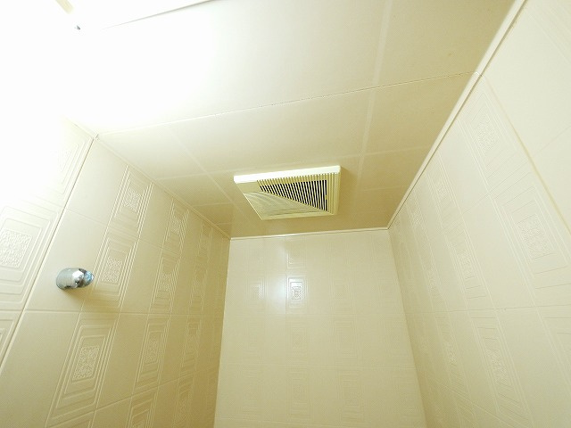 トマトハウスの浴室|日々の疲れを癒すお風呂付です