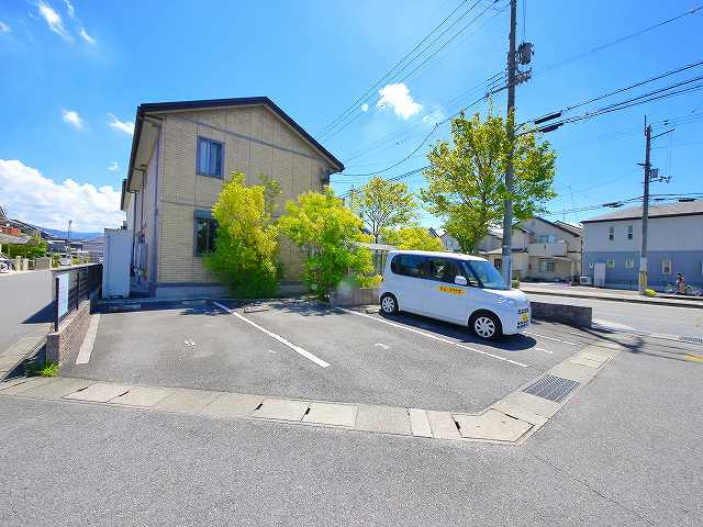 パルハウスの駐車場|駐車スペースもあります
