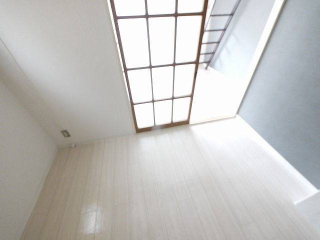 泉都ハイツの洋室|スタンダードな洋室です