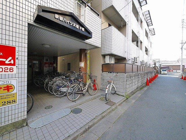 泉都ハイツのエントランス|出入りしやすいエントランス