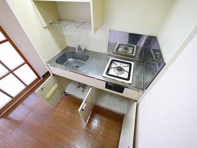 泉都ハイツのキッチン|使いやすいキッチンです