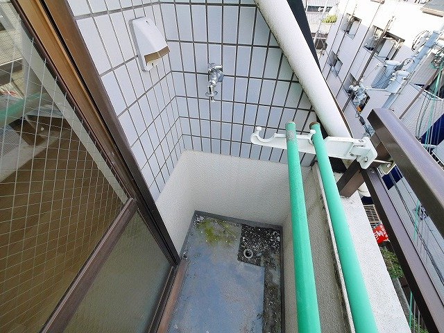 泉都ハイツの設備|洗濯機置き場です