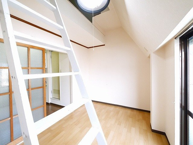 泉都ハイツの居間・リビング|きれいな居間