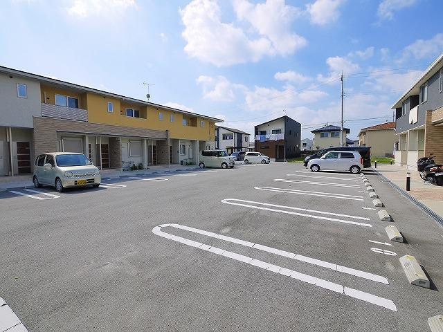 ベル・ブライトＮの駐車場|駐車場完備です