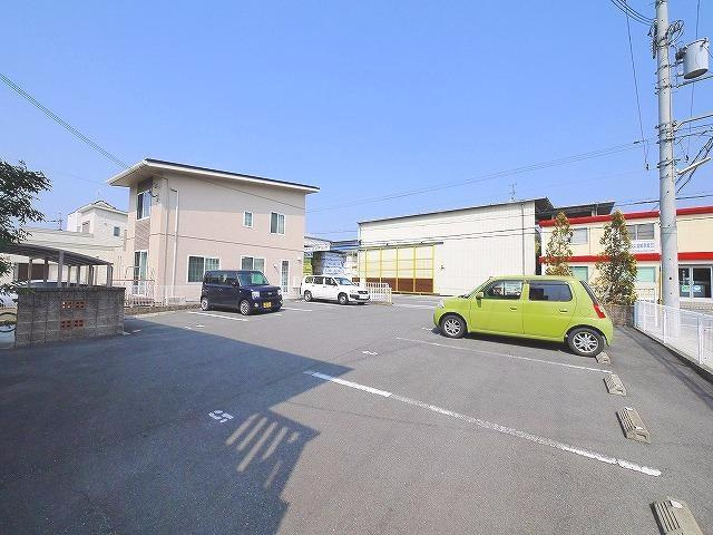 ラ・フロール青垣の駐車場|駐車スペースもありますよ