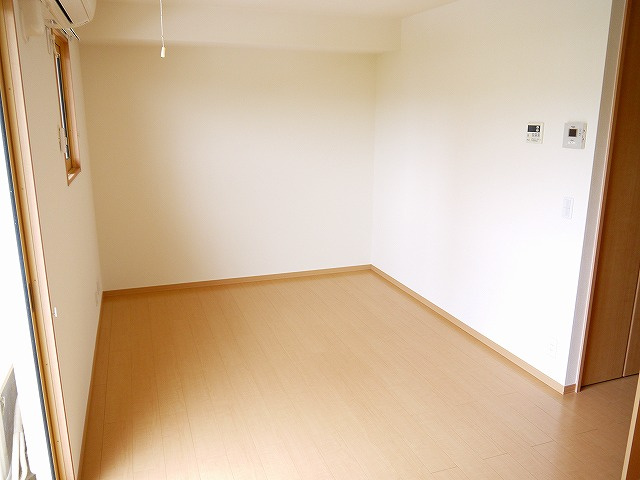 フォンティーヌの洋室|明るい洋室です