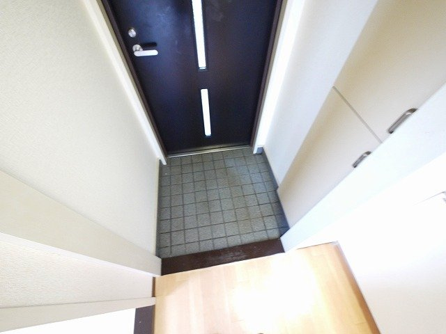 ボヌールBの玄関|明るい玄関です