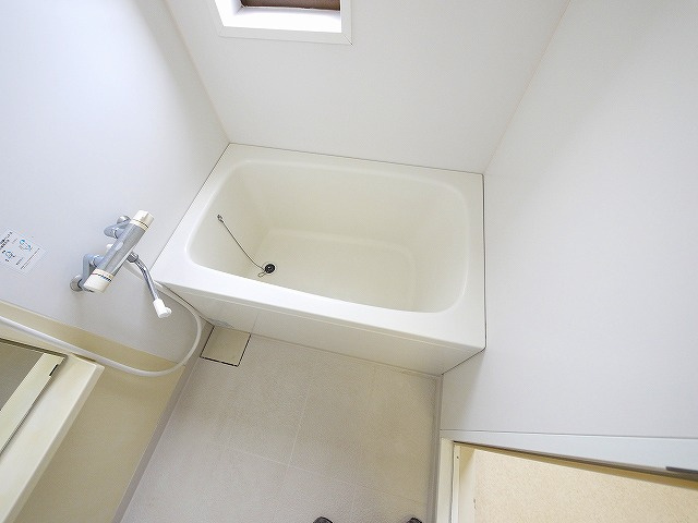 ボヌールBの浴室|コンパクトで使いやすいお風呂です