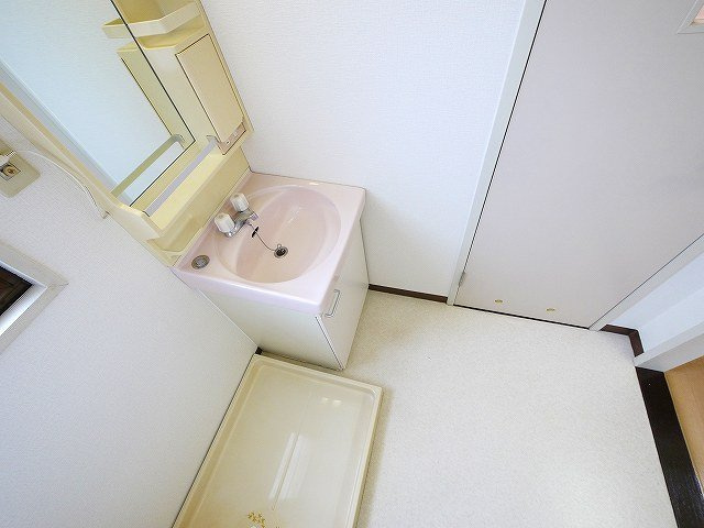 ボヌールBの設備|室内洗濯機置き場があります