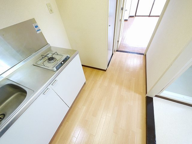 ボヌールBのキッチン|コンパクトなキッチンで掃除もラクラク