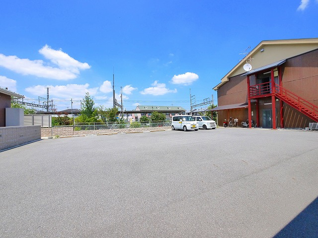 宮ノ荘の駐車場|車をお持ちの方に嬉しい駐車場付きの物件です