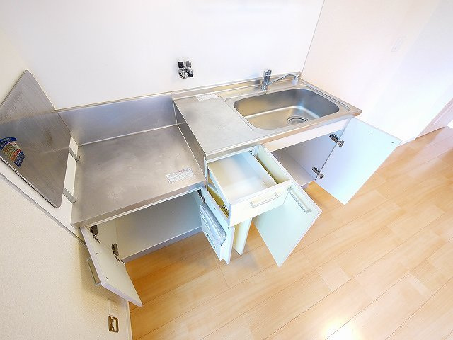 ベレオ天理のキッチン|コンパクトなキッチンで掃除もラクラク
