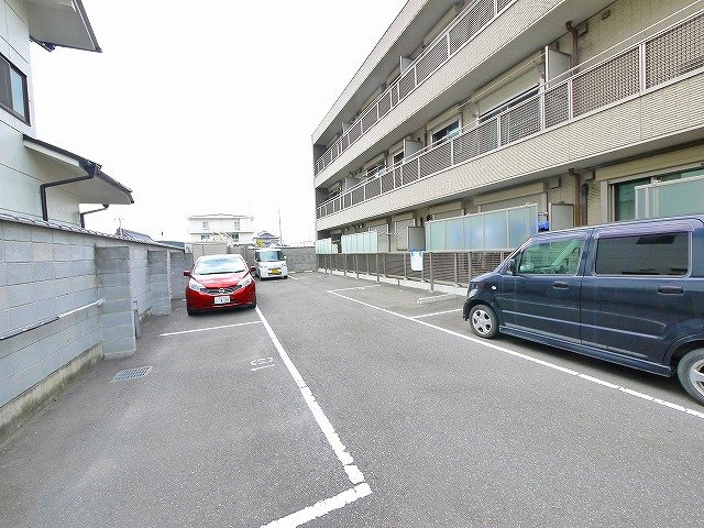 ベレオ天理の駐車場|駐車場があるので、車を買う予定の方も安心です