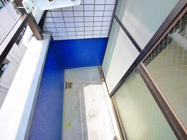 CASA天理のバルコニー|暖かな日差しのふりそそぐバルコニー