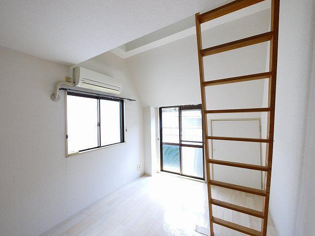CASA天理の洋室|コンパクトで使いやすい洋室です