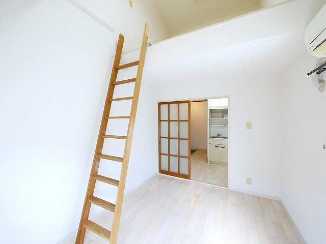 CASA天理の洋室|コンパクトで使いやすい洋室です