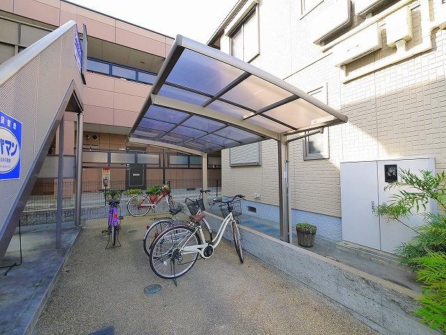 ｇｏｏｄ　ｈｉｌｌ　２００８のその他共用部分|屋根付き駐輪場です