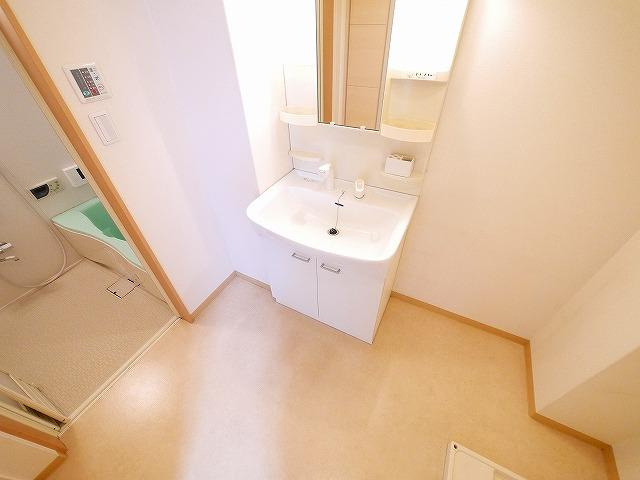 エクセレント天理の洗面所|洗髪洗面化粧台で便利です