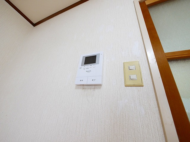 泉都ハイツのセキュリティ|モニター付きインターホーン