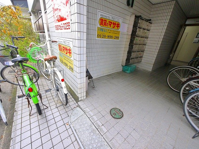 泉都ハイツのエントランス|毎日通るエントランスはこのようになっています