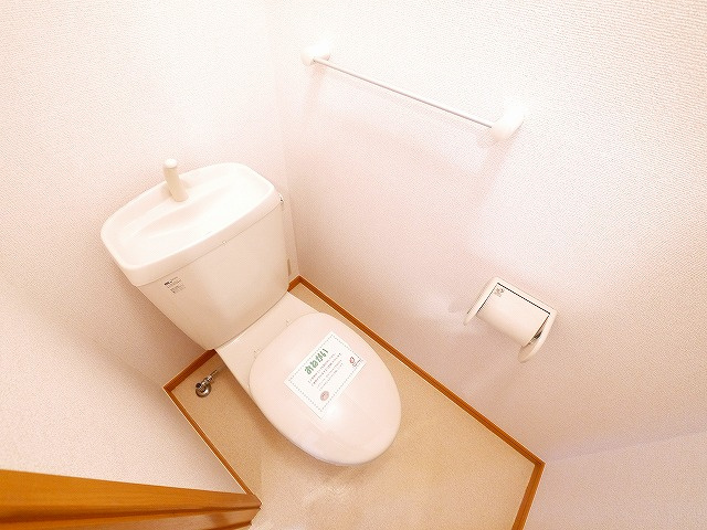 サニーコートＢ棟（石上町）のトイレ|ゆったりとした空間のトイレです