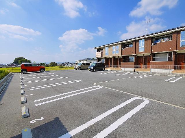 サンガーデンＭ・Ⅲの駐車場|駐車場に車を止められます