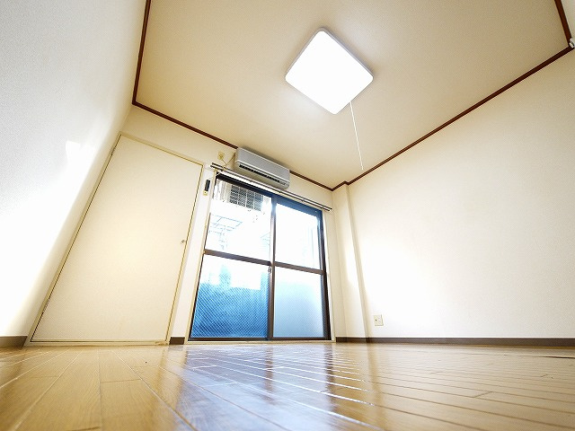 CASA天理の洋室|使い勝手のいい洋室です