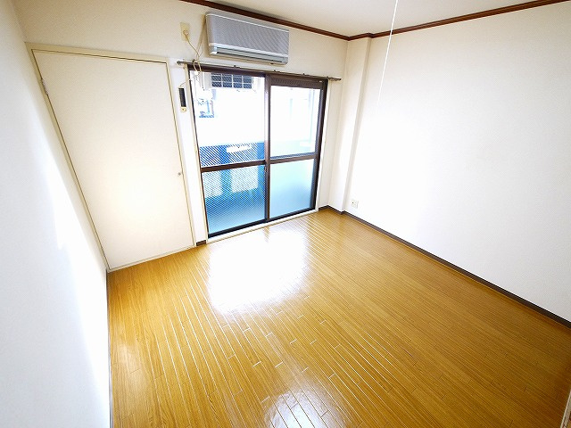 CASA天理の洋室|ゆったりした洋室です