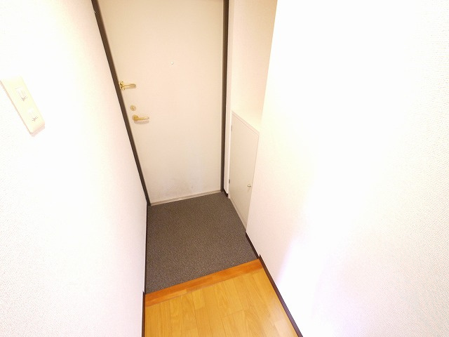 シャトー　デュ　ボヌールの玄関|落ち着いた玄関です