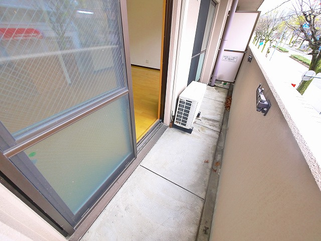 シャトー　デュ　ボヌールのバルコニー|バルコニーからの眺めを楽しみながら食事をしませんか