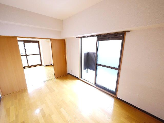 シャトー　デュ　ボヌールの洋室|コンパクトで使いやすい洋室です