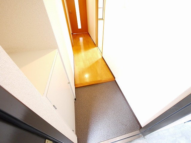 シャトー　デュ　ボヌールの玄関|落ち着いた玄関です