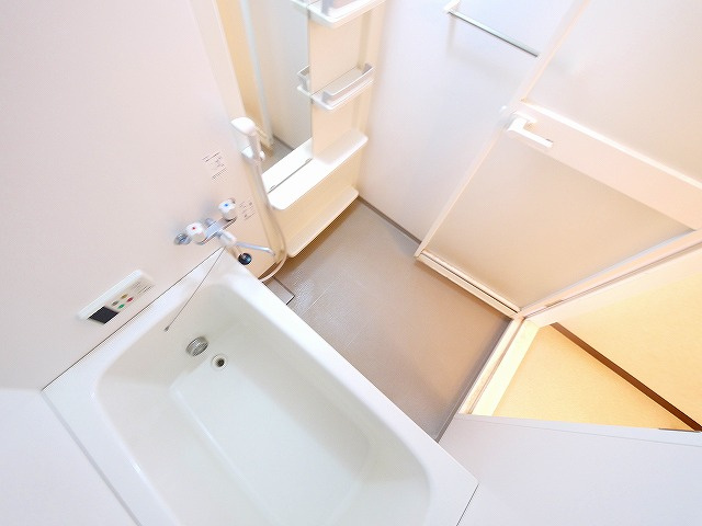 シャトー　デュ　ボヌールの浴室|落ち着いた空間のお風呂です