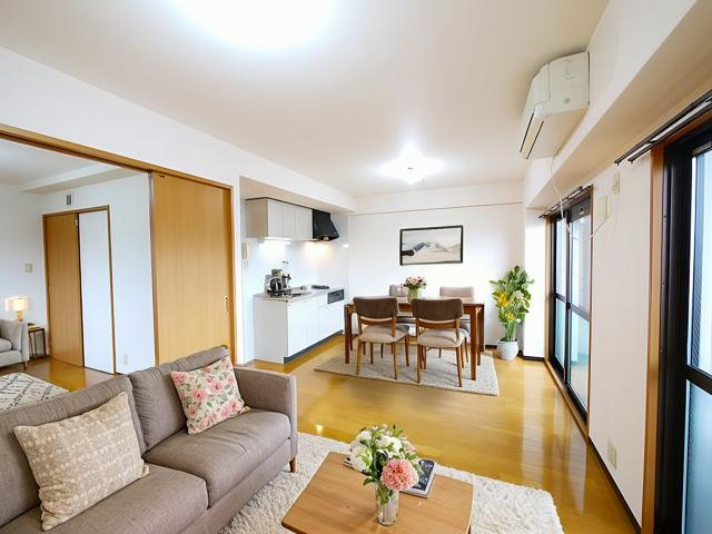 シャトー　デュ　ボヌールの居間・リビング|CGで家具等を配置したもので家具等は含まれません