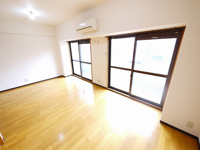 シャトー　デュ　ボヌールの居間・リビング|ゆったりとした居間です